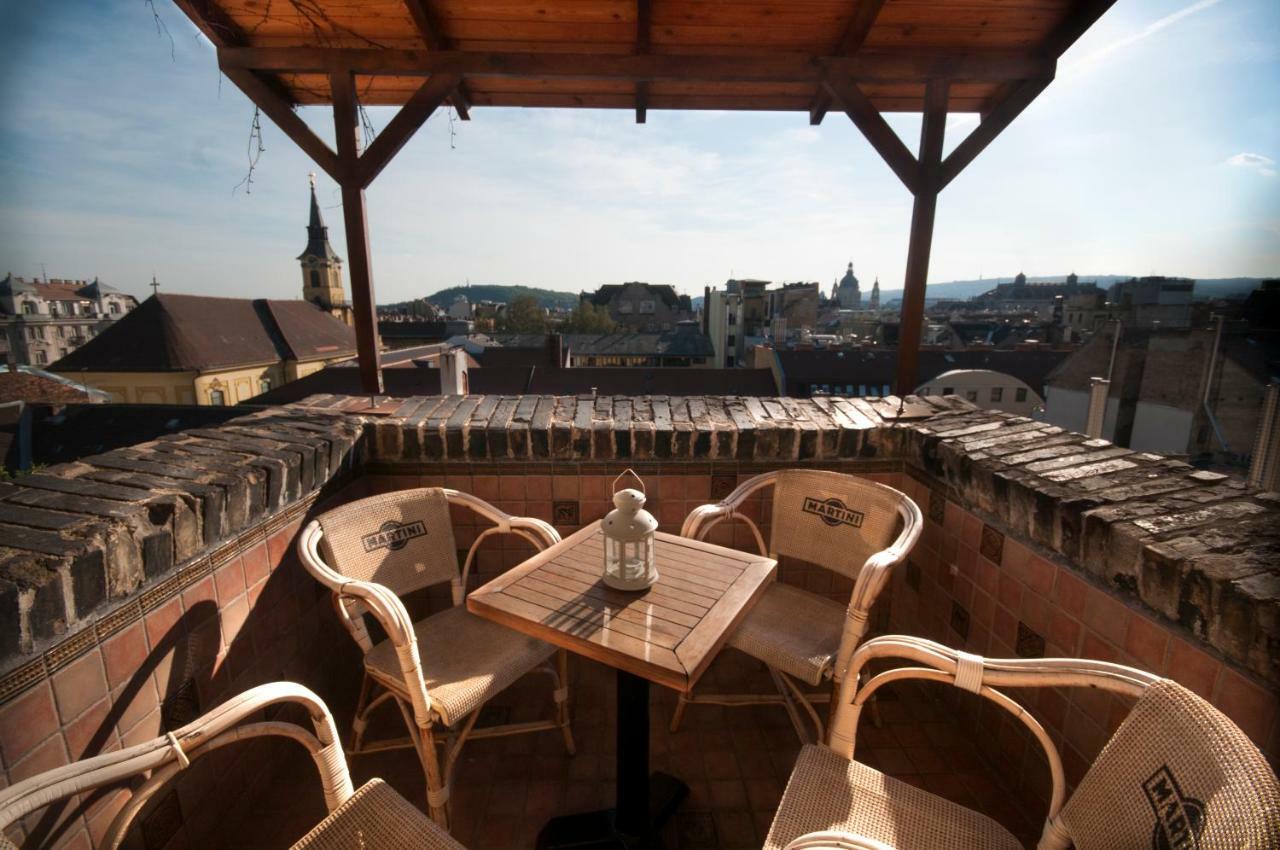 Holiday On Top City Center Budapest Exterior photo